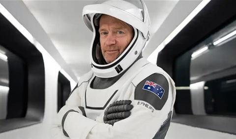 Astronaut Eric.jpg