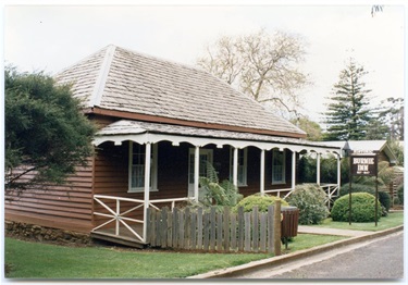 Inn-Burnie-1986 before rebuild